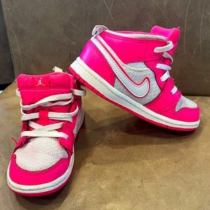 Air Jordan 1 l Mid Pink toddler 9C